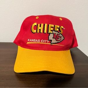 Vintage 90s Kansas City chiefs nfl hat SnapBack football mahomes superbowl